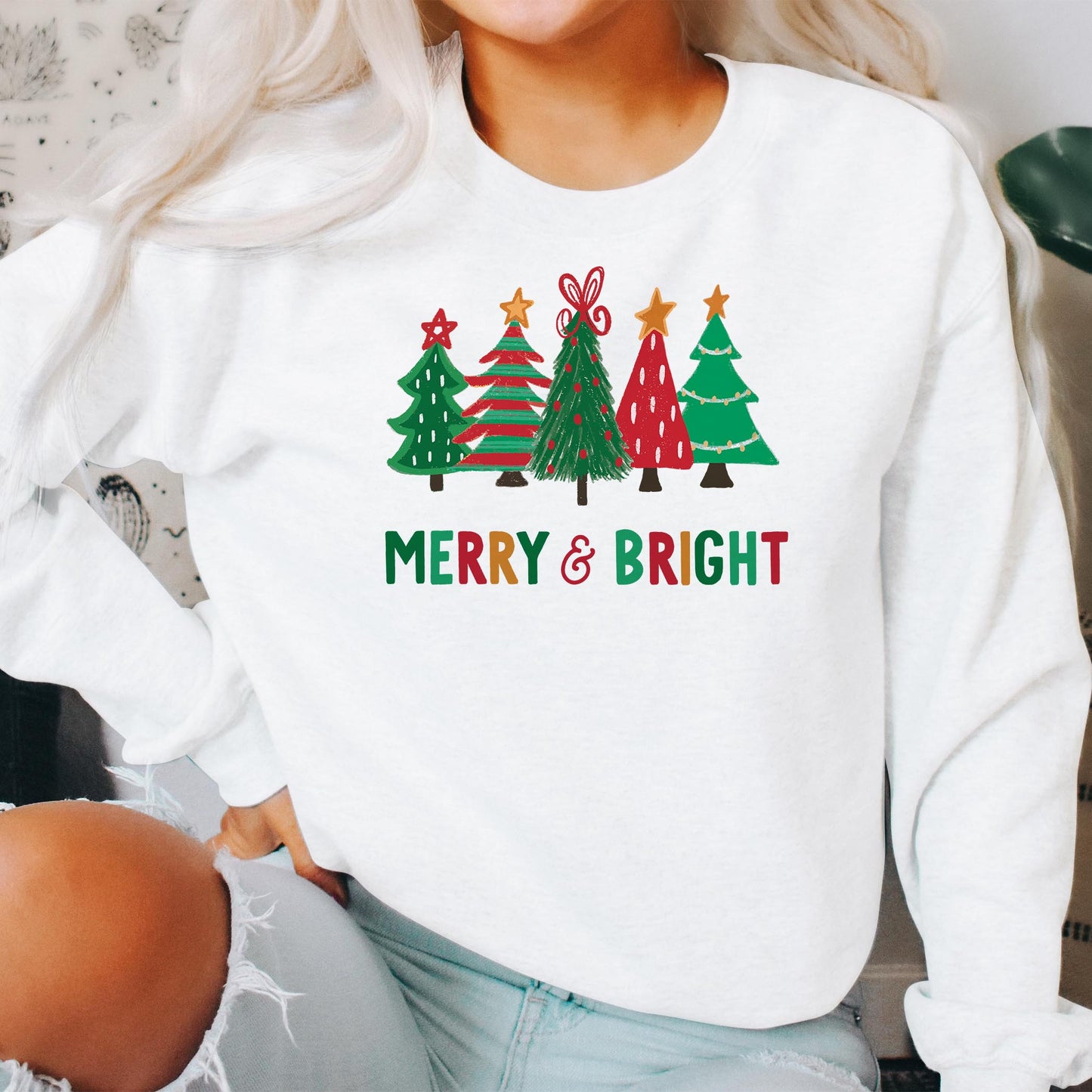 Gildan Sweatshirt White-Whimsy Wonderland Traditional Merry & Bright