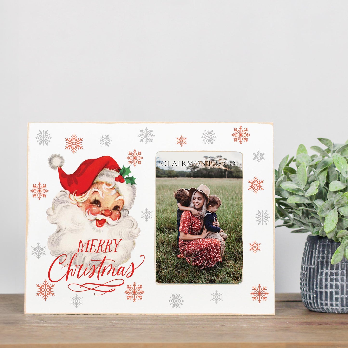 Lily Frame Horizontal-Classic Santa