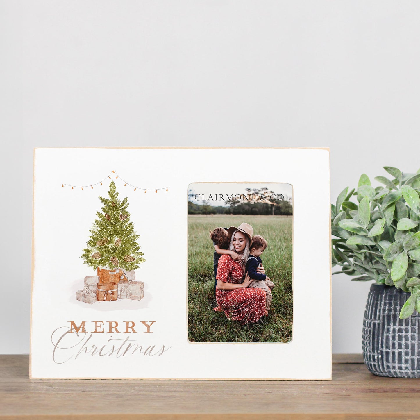 Lily Frame - Cottage Tree Merry Christmas