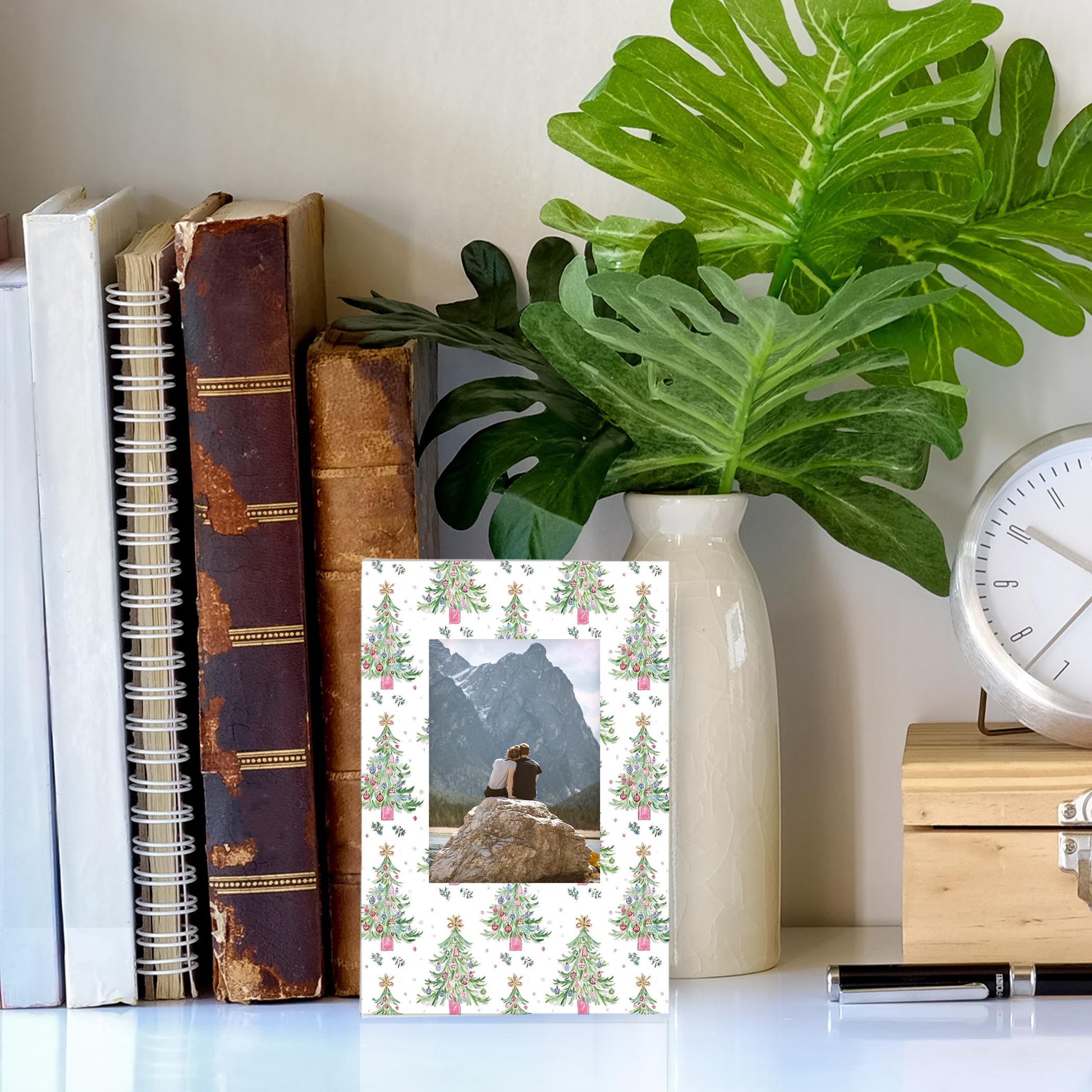 Mini Frame-Blush & Baubles - A Grand Millennial Christmas -3