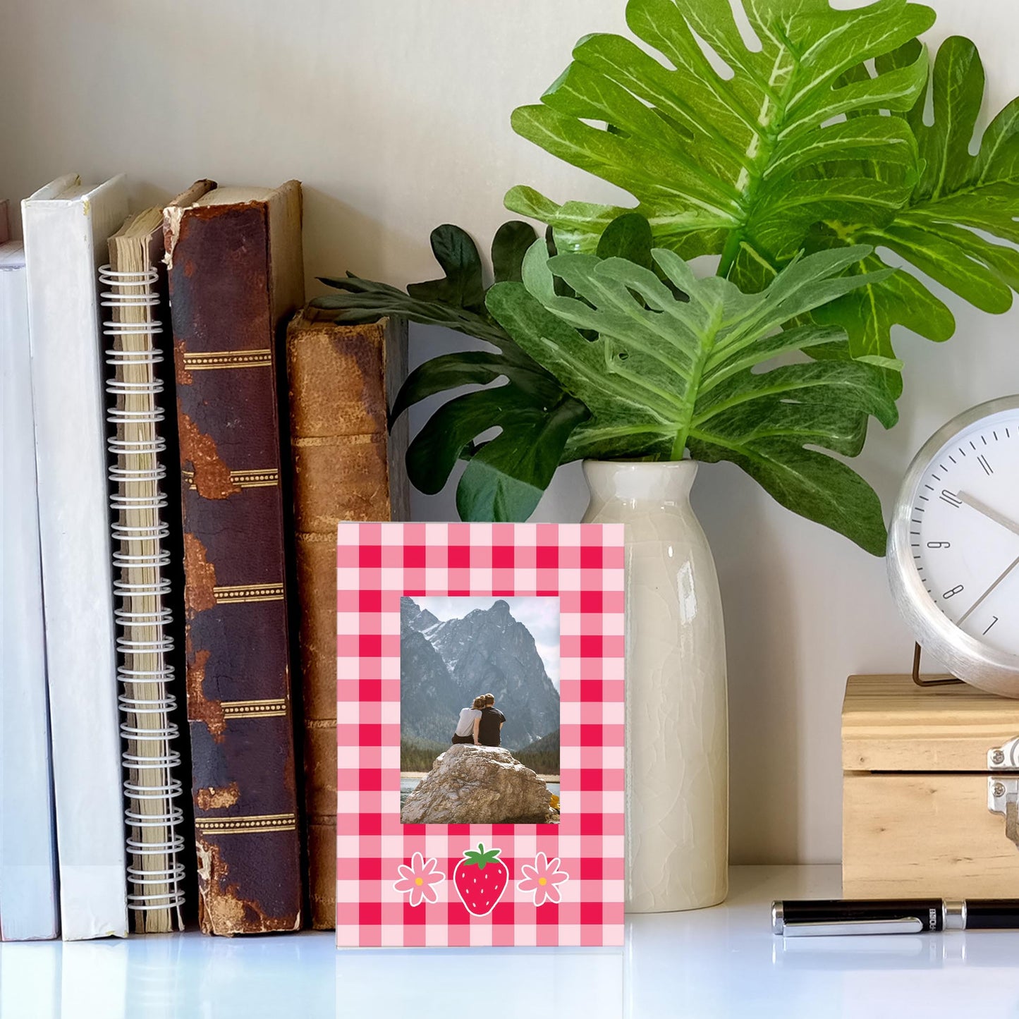 Mini Frame-Strawberry Parlor -3