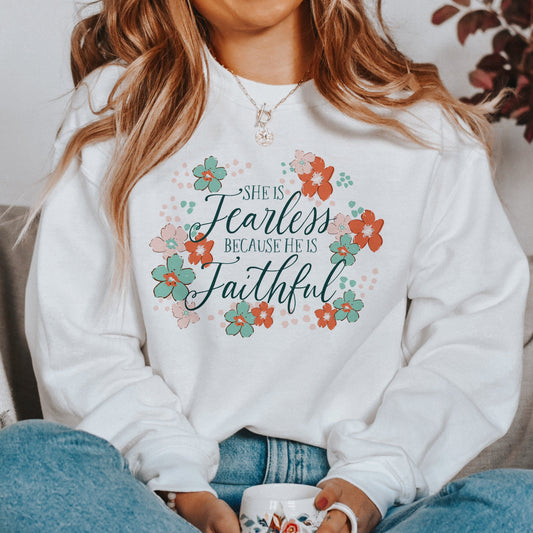 Graphic Sweatshirt - She is Fearless